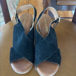 Black Sandals with Open-Toe Slingback Design